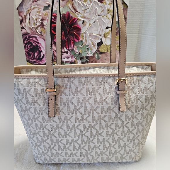 ✨️NWT Michael Kors Large Caramel Monogram LogoTote Bag - Picture 3 of 8